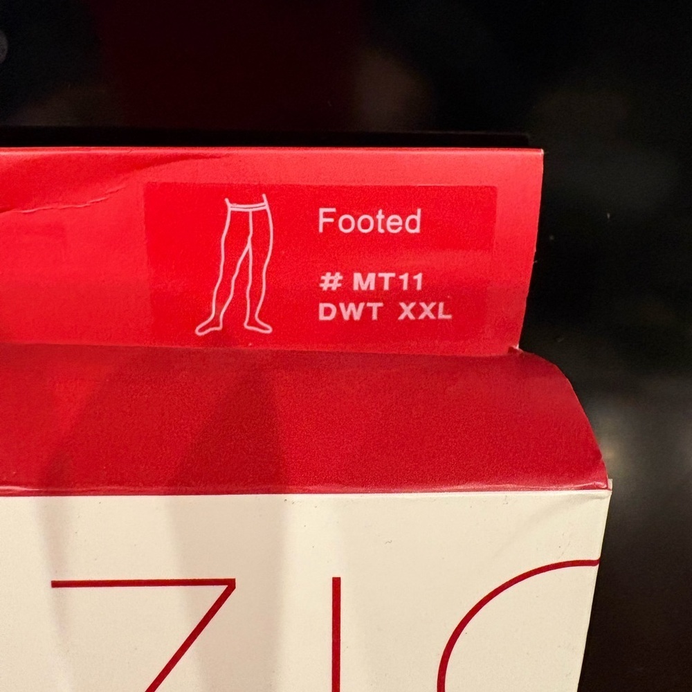 CAPEZIO MEN'S FOOTED WHITE TIGHT - Picture 4 of 5